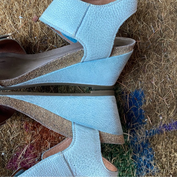 Taos Sandals with Silver Accents - Picture 7 of 11